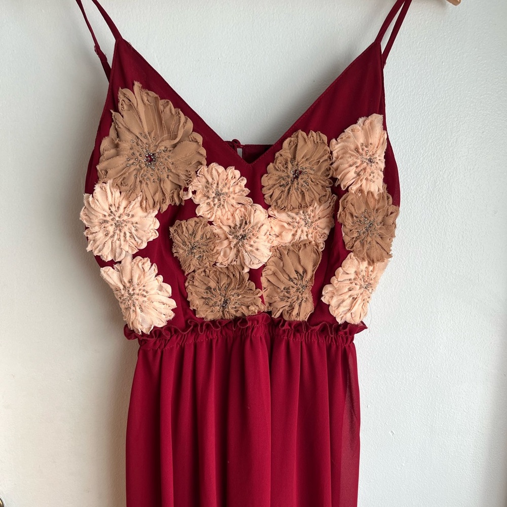 Evening chiffon dress with flower appliqués bodice
